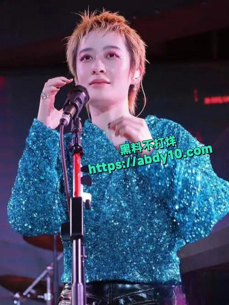 曾轶可2019年首都机场拒检并网暴民警4