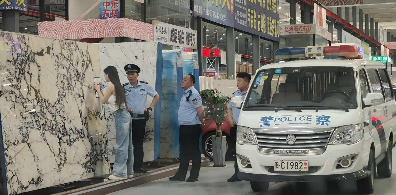 6年闺蜜情破裂 集美直播揭小三3年潜伏 干妈竟是情敌？