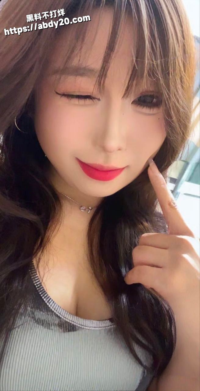 1湖南株洲海鲜潮滨江路女服务员 陈思莹