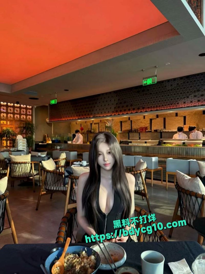 收的二手苹果笔记本清理时发现反差美女生活记录6