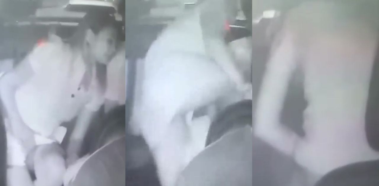 年轻人不讲武德 在出租车上直接脱裤子开干 妹子白嫩的大屁股都露出来了
