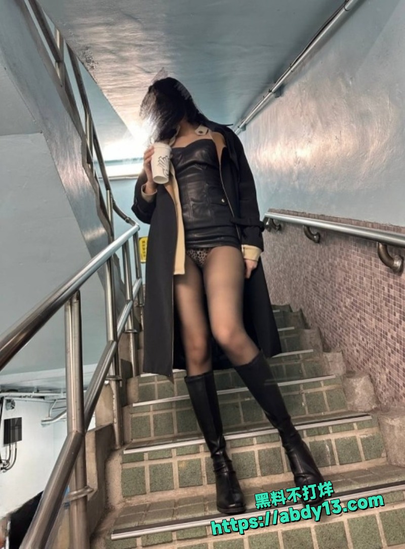 AshleyElla真空郊外露出4