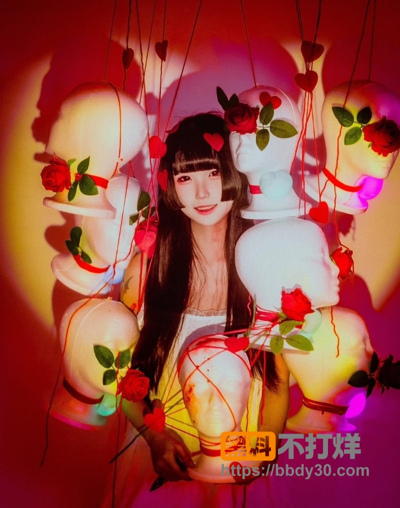 齐刘海cosplay小网红乐了2