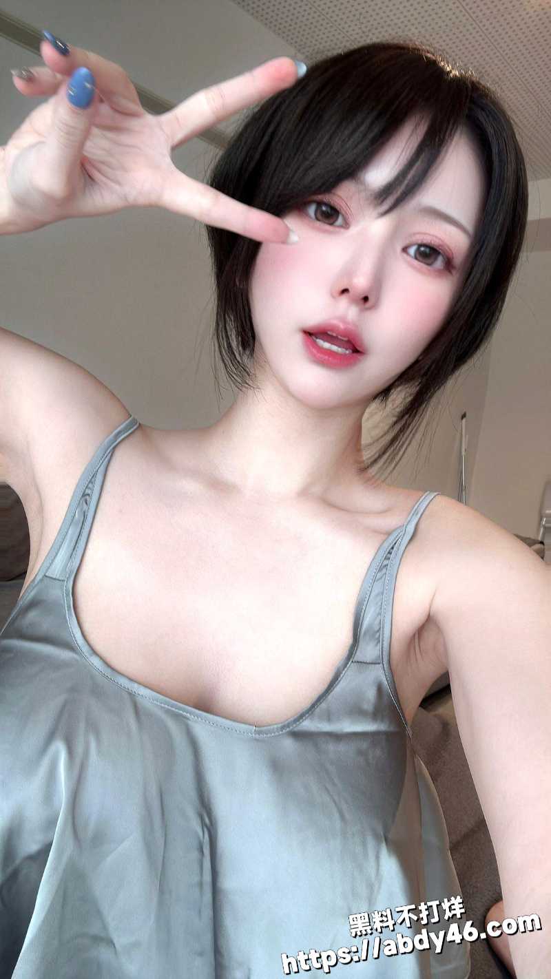 fantia日本高颜值童颜巨乳女神5