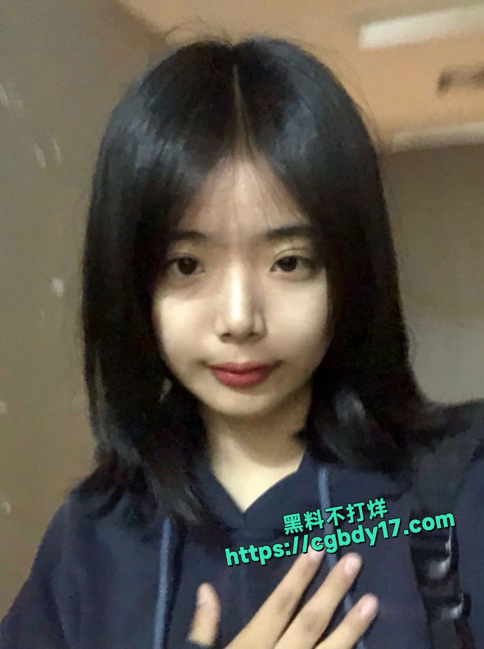 山西运城某学大一短发清纯学妹，实则母狗一只6