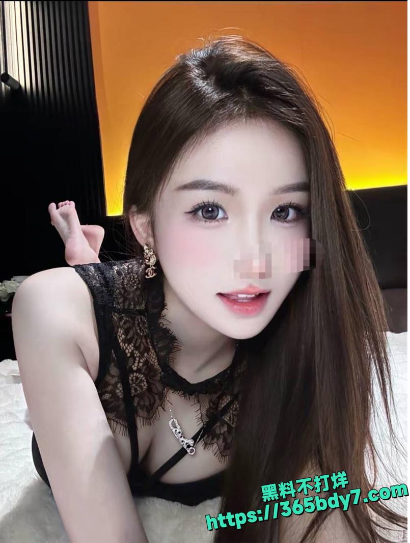 王佳佳骚货道具自慰小穴特写2