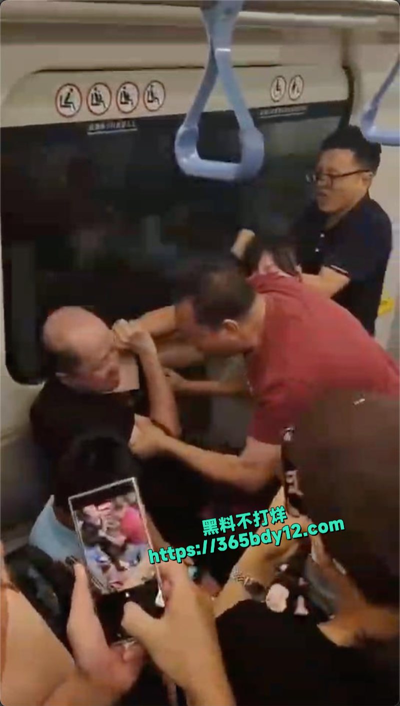 香港地铁内多人斗殴事件6