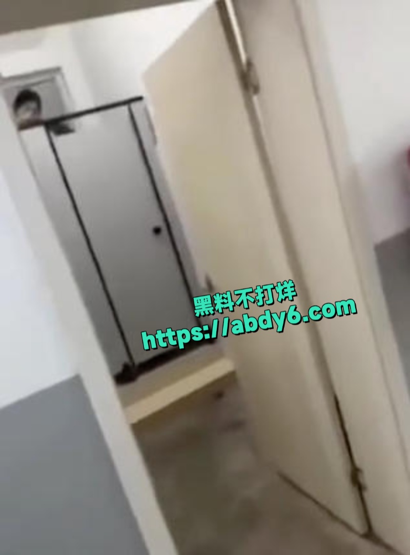 重庆人文科技学院音乐女教师厕所上吊自杀 7