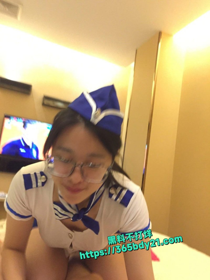 少妇陆丽与金主性爱视频流出 5