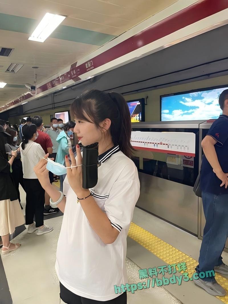 情侣火车软卧上激战02
