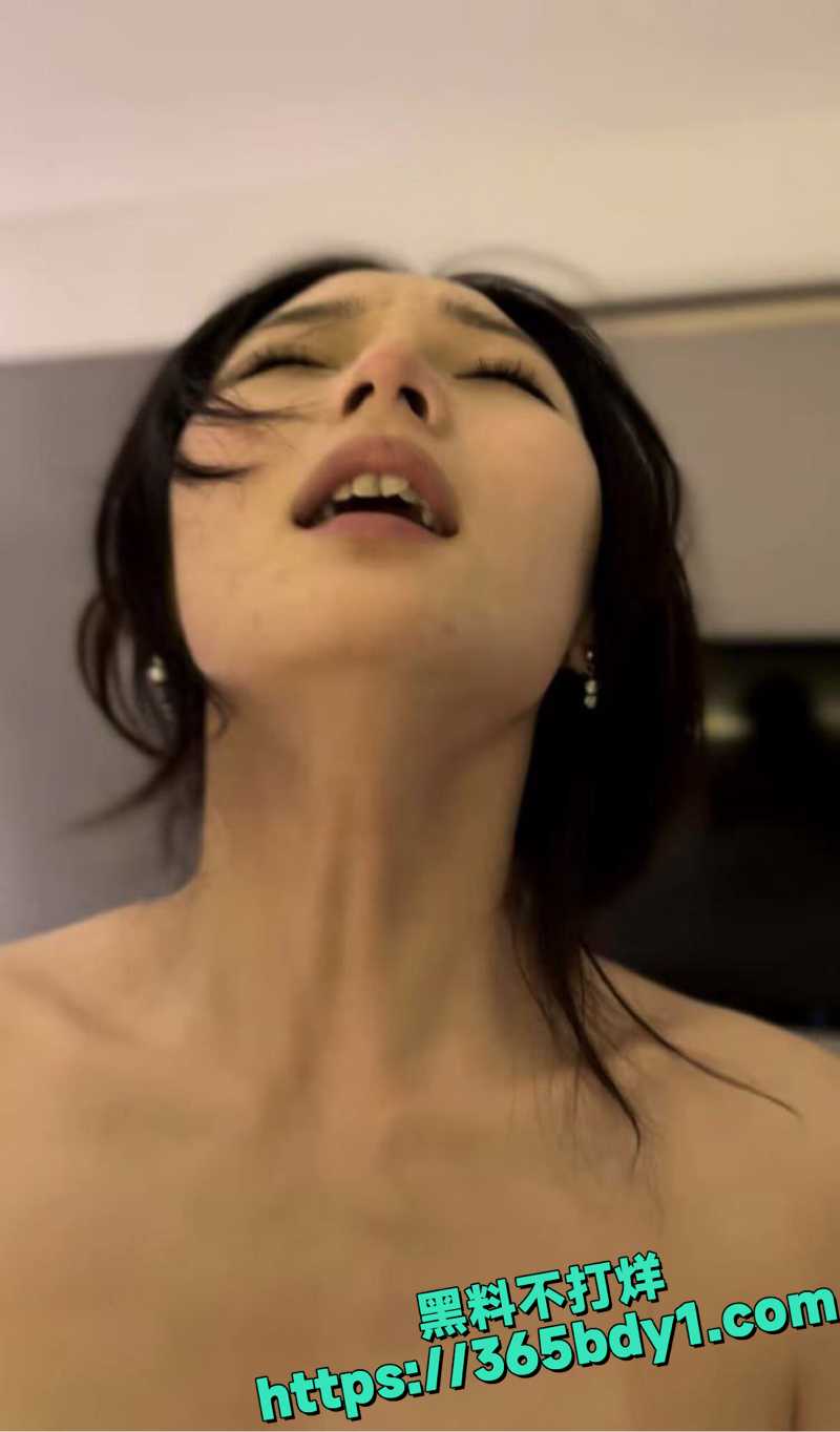 东莞01年甜妹刘鑫温柔献媚8