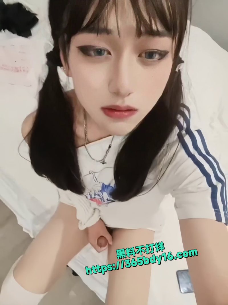 JK萝莉系伪娘超可爱裙下秘密自慰曝光9