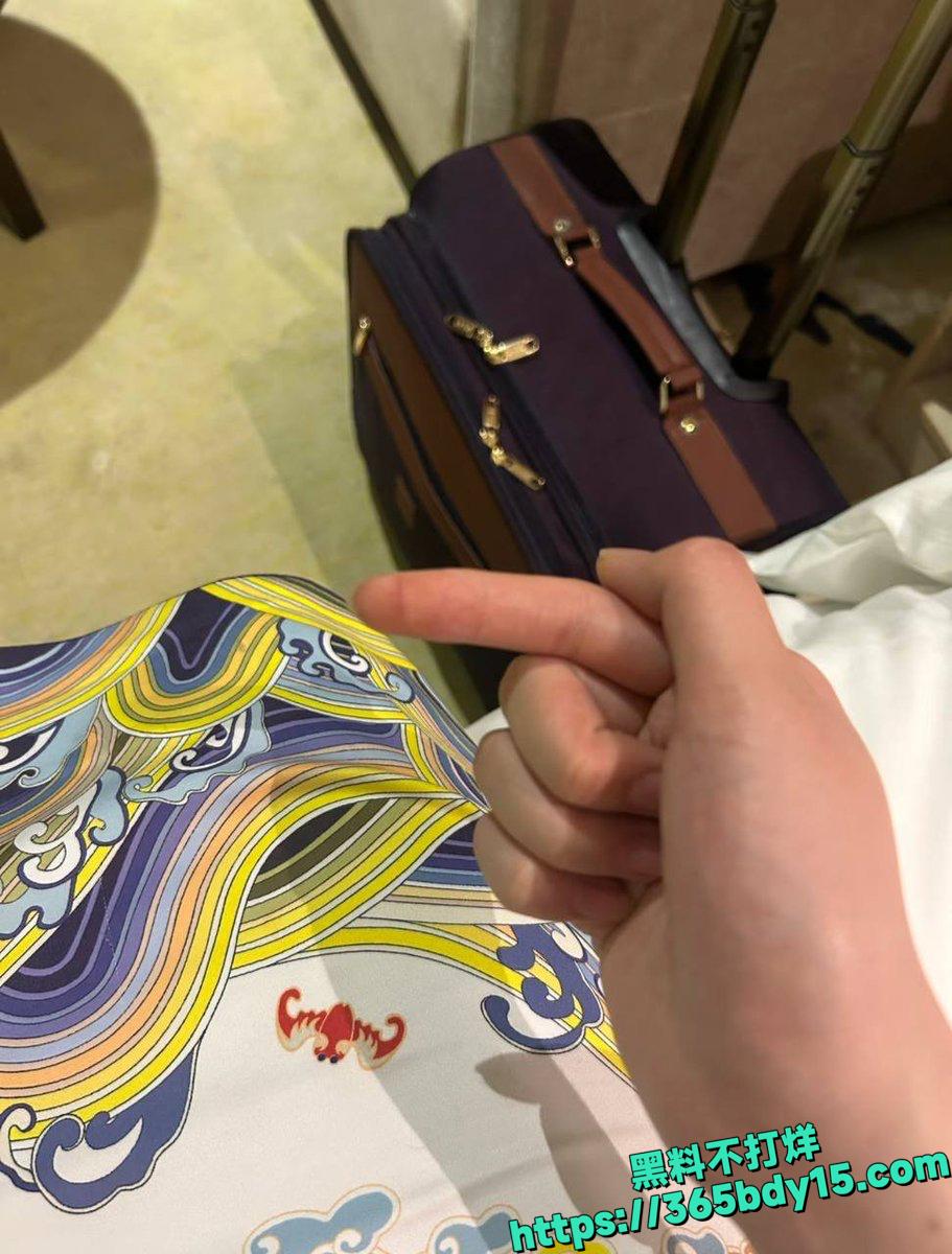 不爱飞的海燕空姐私拍 7.