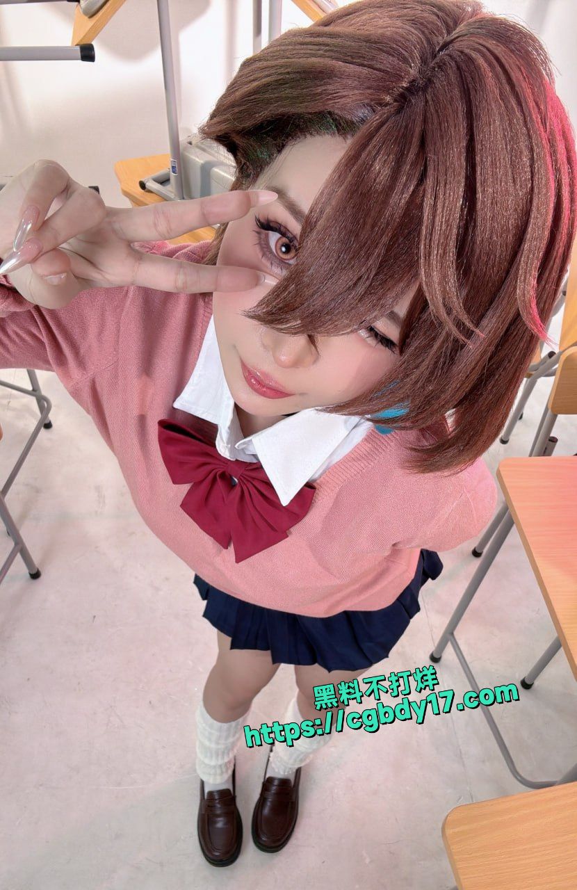 极品高颜值美乳大学生，大尺度写真3