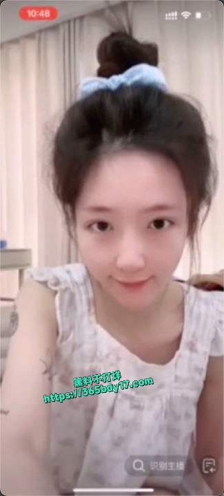 抖音清纯女大萝莉蜡笔小憨憨真空直播走光 5