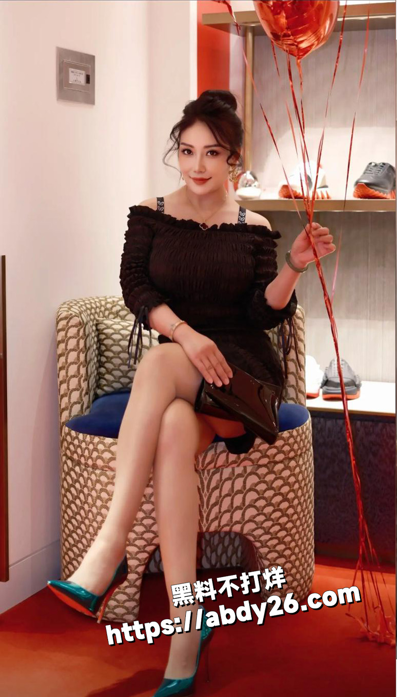 抖音性感女神秋芊月5