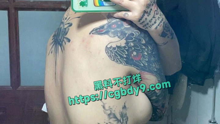 抖音lee李李 纹身师店老板娘性爱视频流出2 (6).jpg