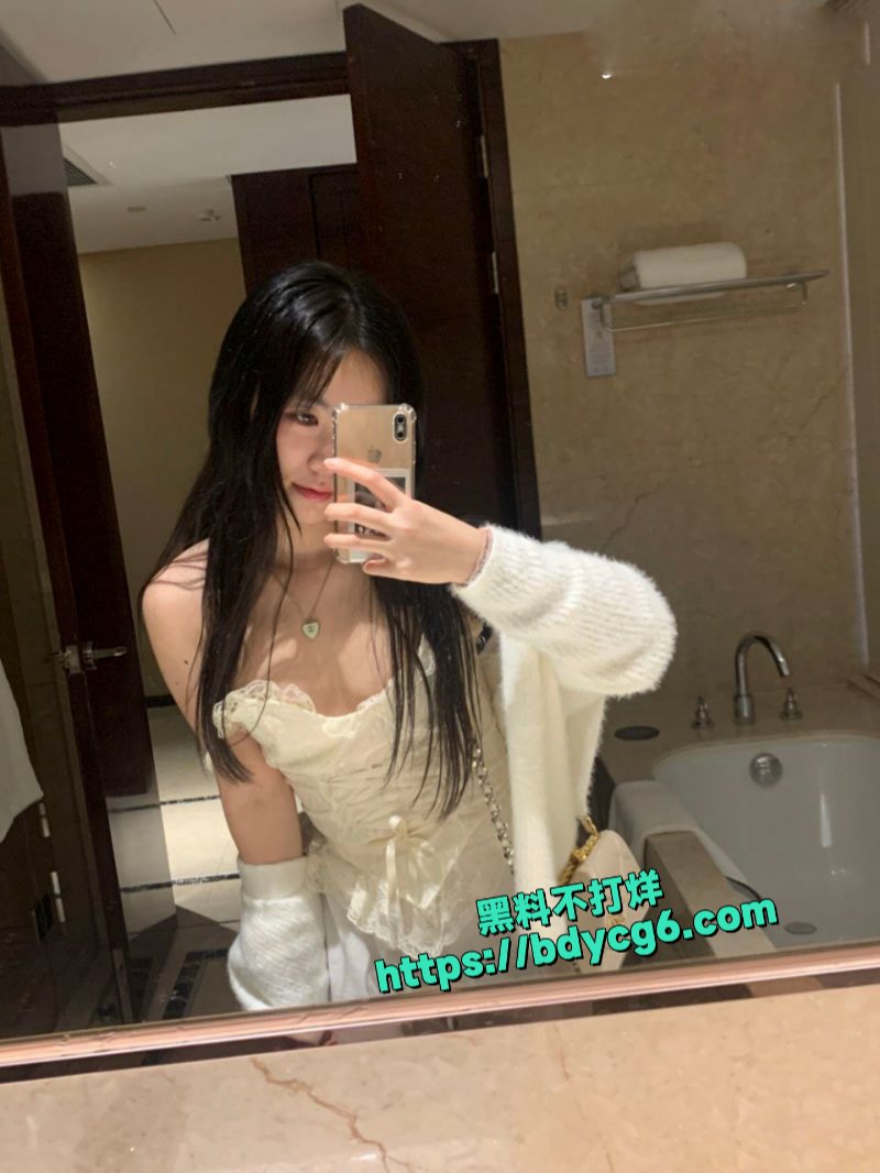 极品反差露脸女神推特网红爱健身撸铁母狗悲哀小狗完整版13.jpg