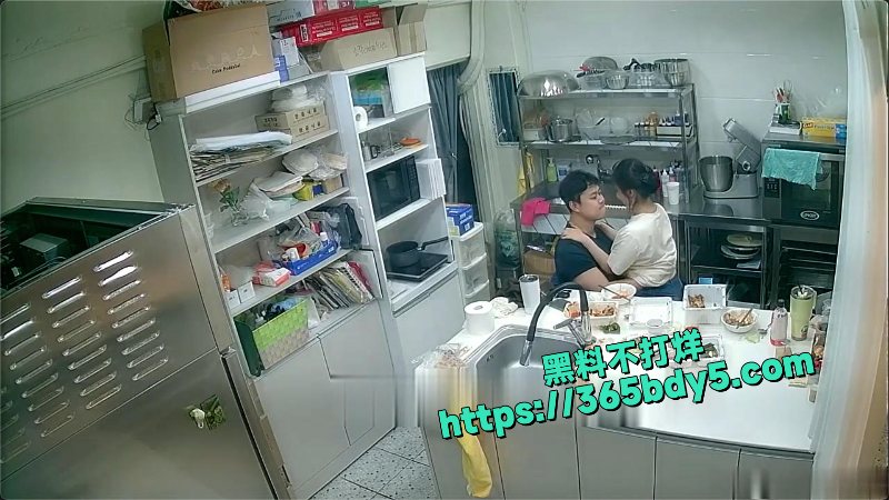 蛋糕店离异老板娘经常下班时间在后厨和男店员啪啪蛋糕店离异老板娘经常下班时间在后厨和男店员啪啪3