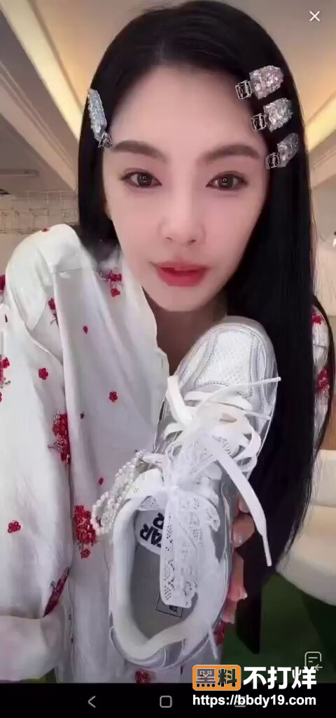 张雨绮直播走光10