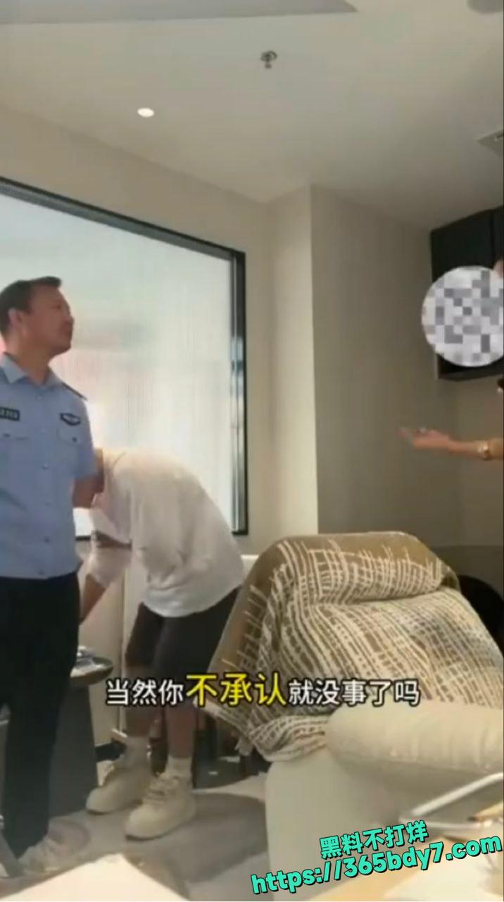 女顾客洗头因毛巾碰脖子喊性骚扰6