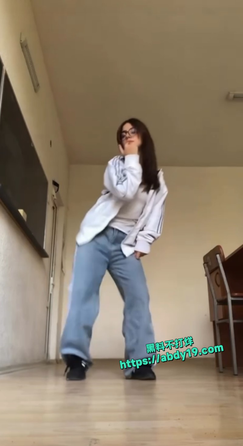 亚美尼亚18岁绝美小骚货2