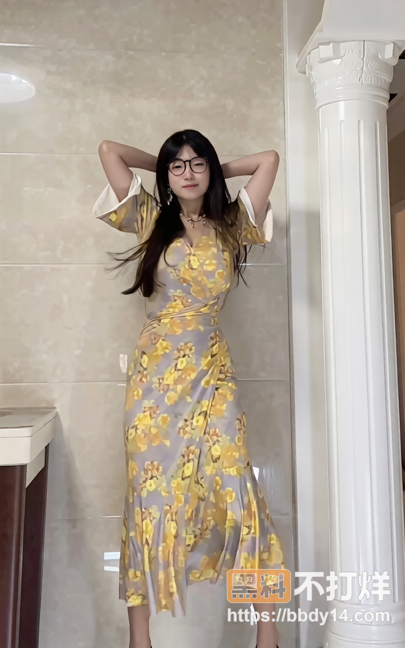童颜巨乳网红源可耐1