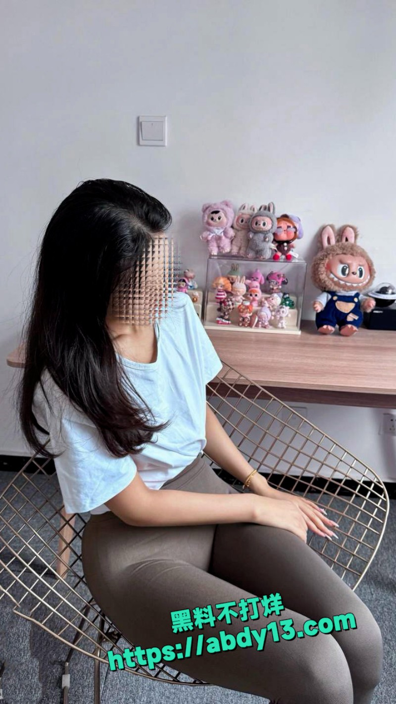 海角社区39岁大屁股妈妈 (3)