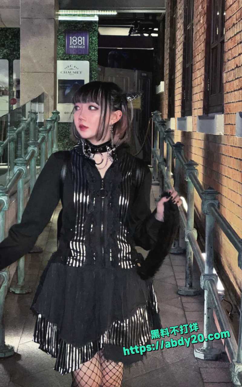 地雷系精神小妹李欣妍调教合集流出 2
