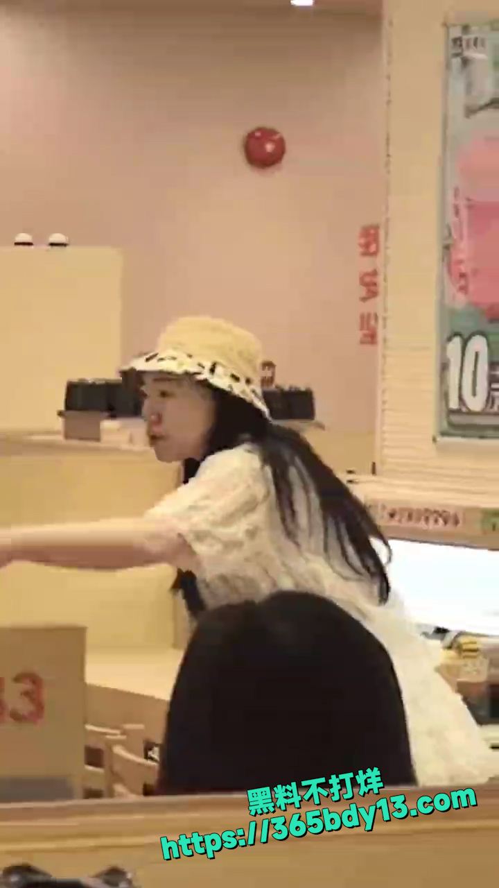 一女的嫌弃寿司做的难吃 5
