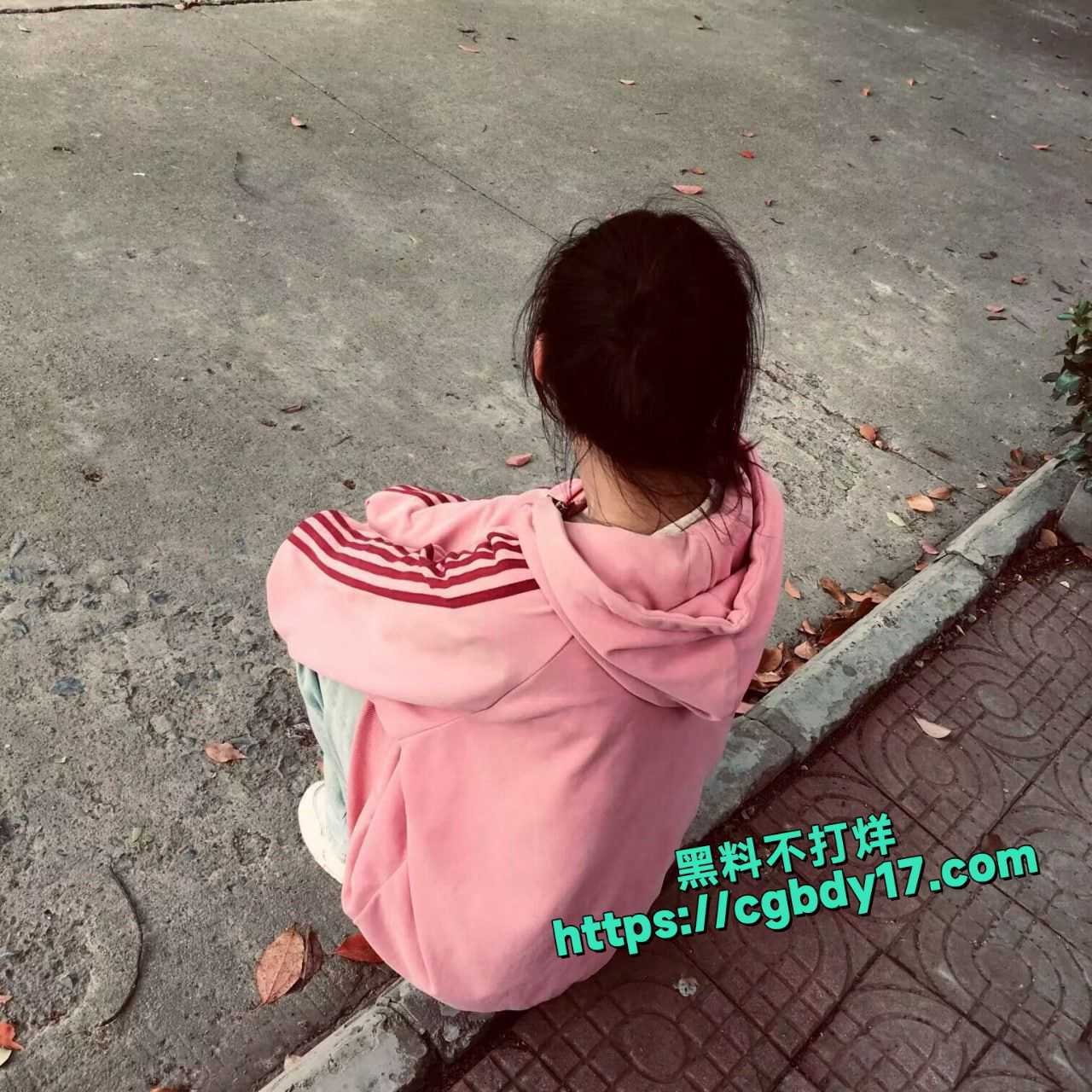 裸贷妹子蒋欣 微借款定制视频口叼内裤摆拍自慰抠出血13