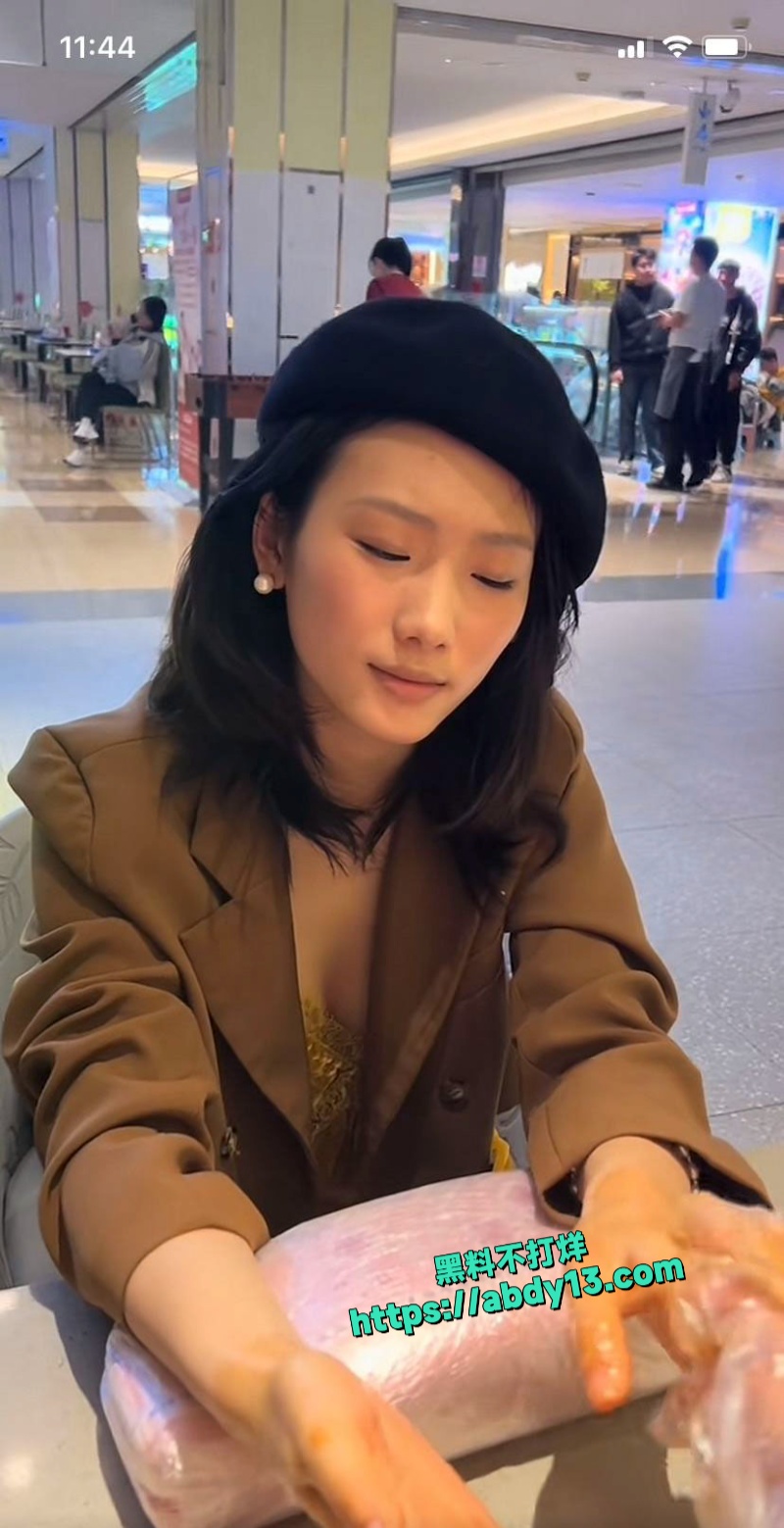 万人求资源抖音网红银行早年性爱片段 4