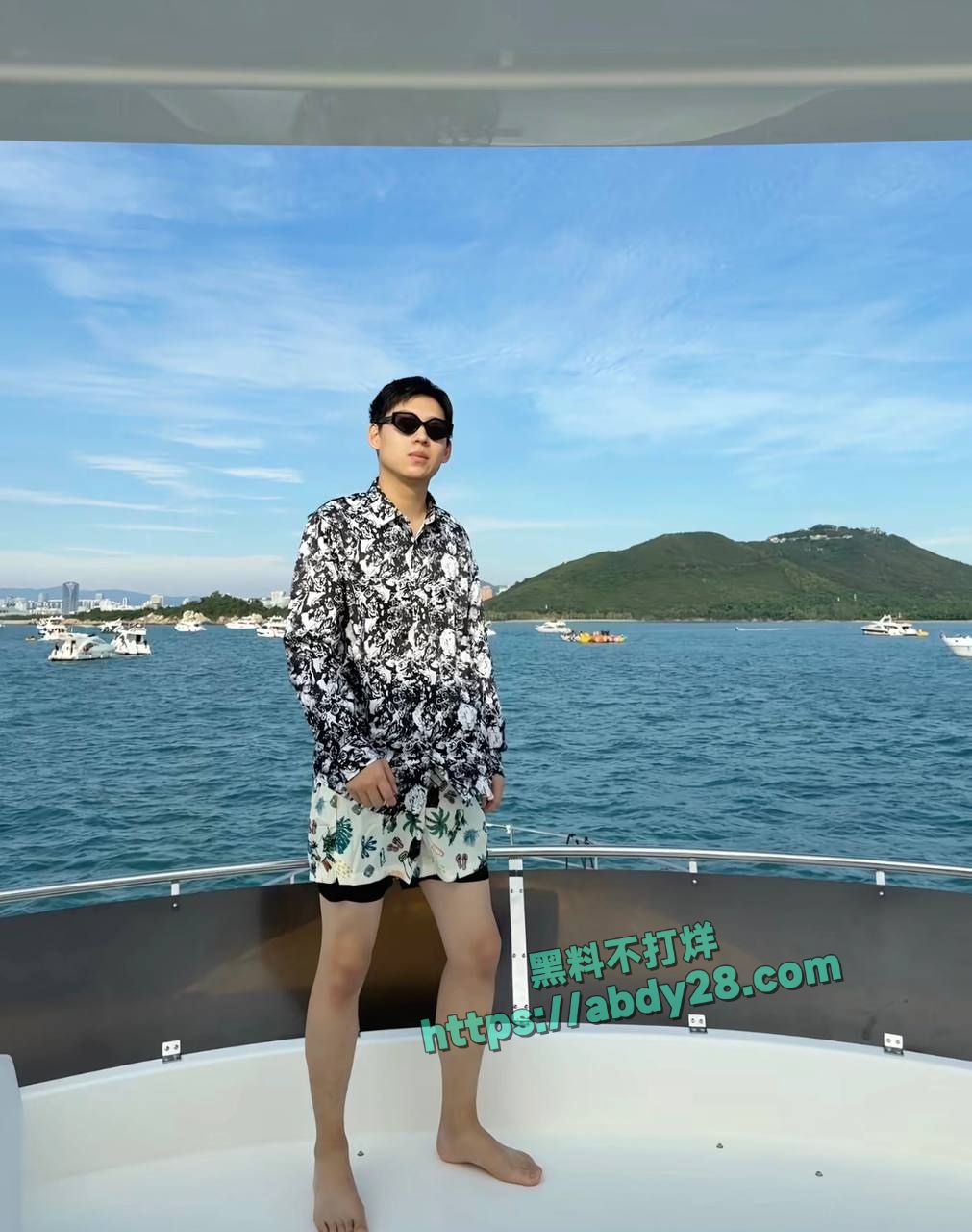 富二代李瑞滨被曝男名媛 53