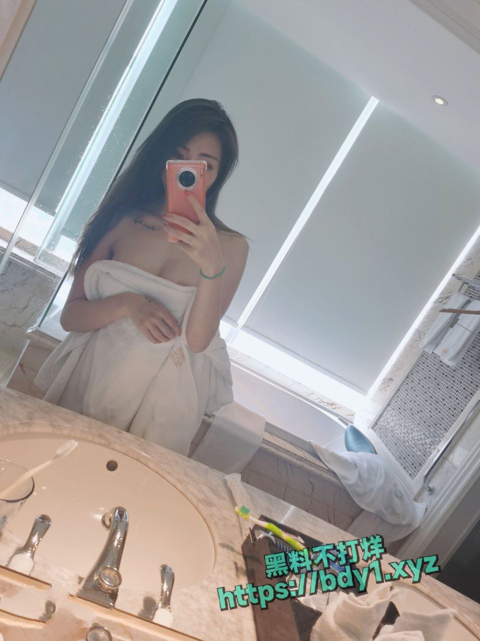 厦门健身教练宋恩慧假借带学员的借口从而钓凯子