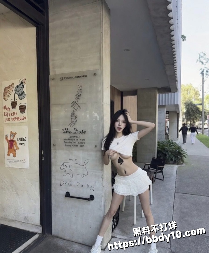 推特博主 Monica4