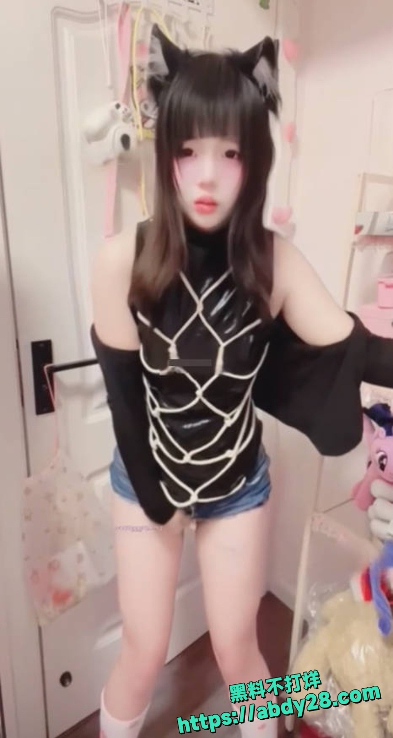 兔宝大人着急尿尿视频3