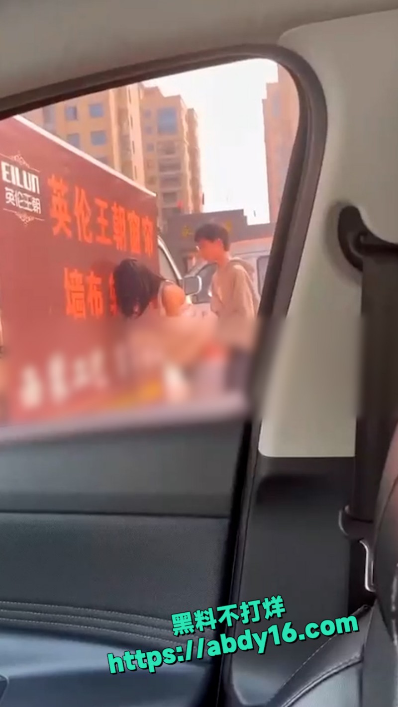 在小区门口打炮野战门事件 1