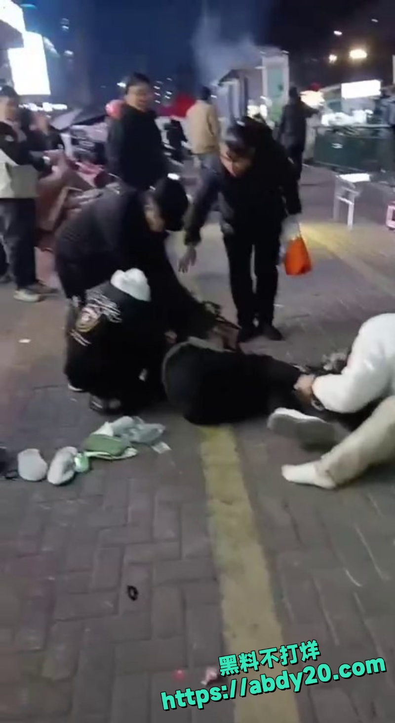 女子扯头发扭头锁技致命一击 2