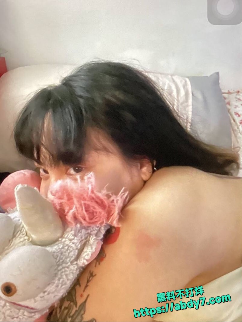 陈妤婕大学生裸照口交泄密10