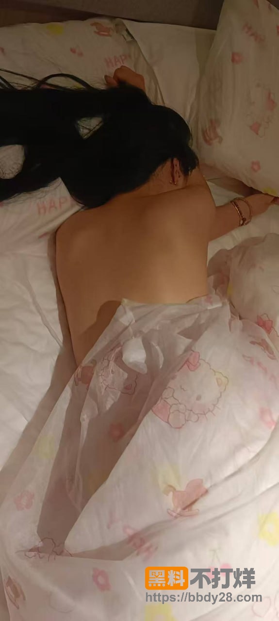 王磊和90后护士照片14