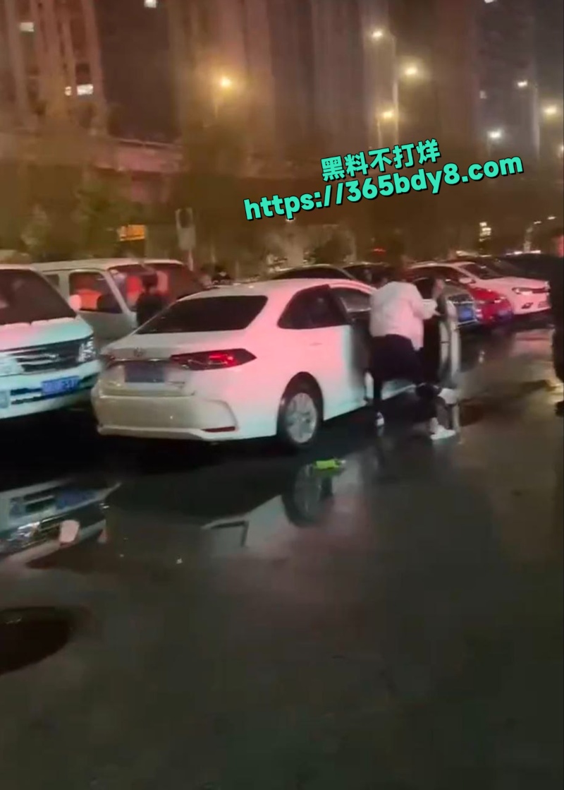 精神小伙霸凌3