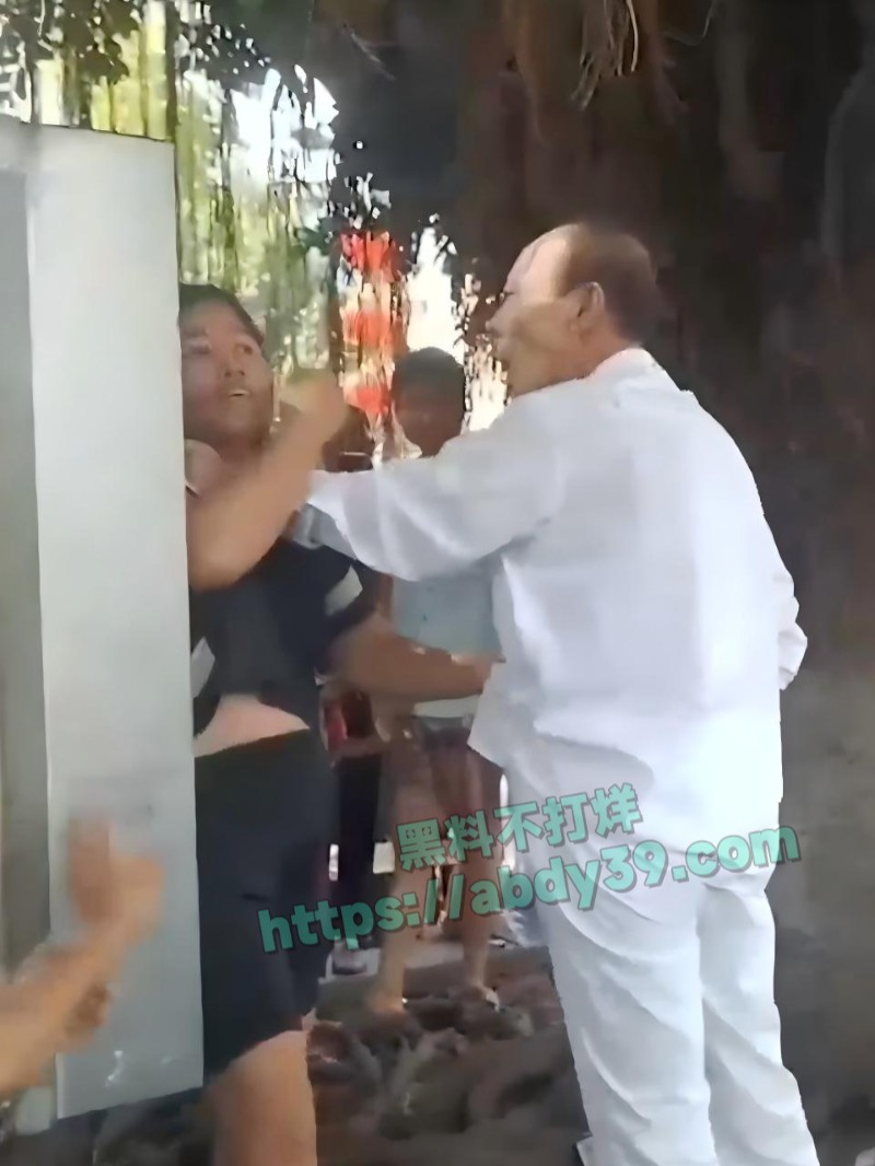 广东老色鬼大战黑逼少妇2