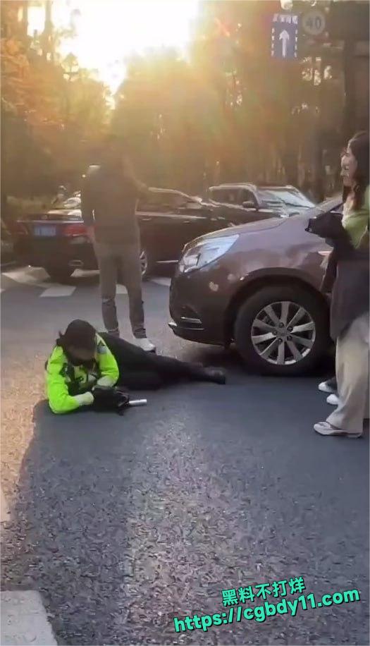 杭州网红兔子警官李语蔚 3