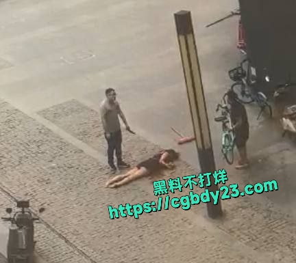 四川成都一男子持刀连续捅刺一名女子6