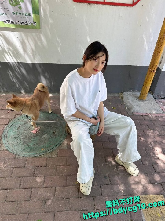 浙江00后清纯美女郭梓湘 超大尺度泄密视频1
