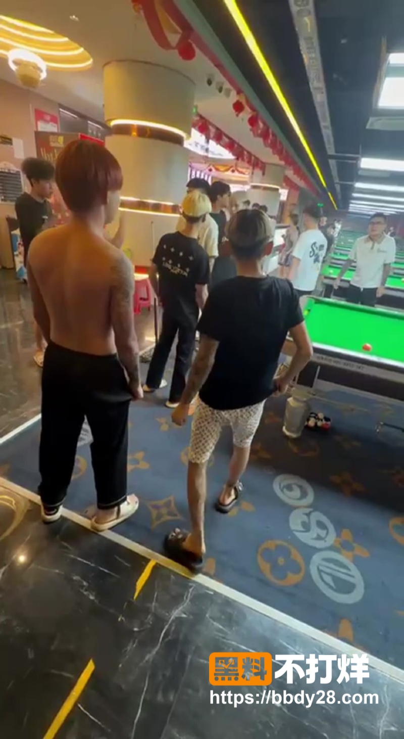 湖南永州道县台球厅打架现场3