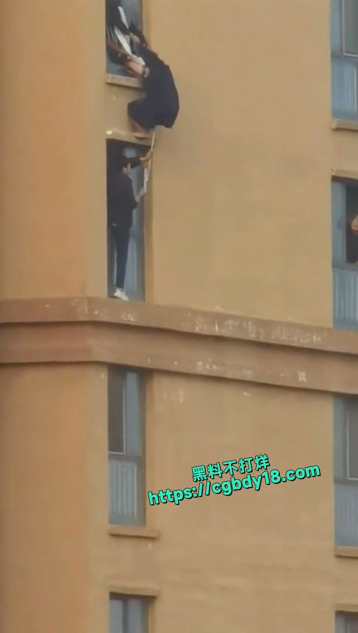 兄弟你往哪捅呢，救人捅屁眼么2