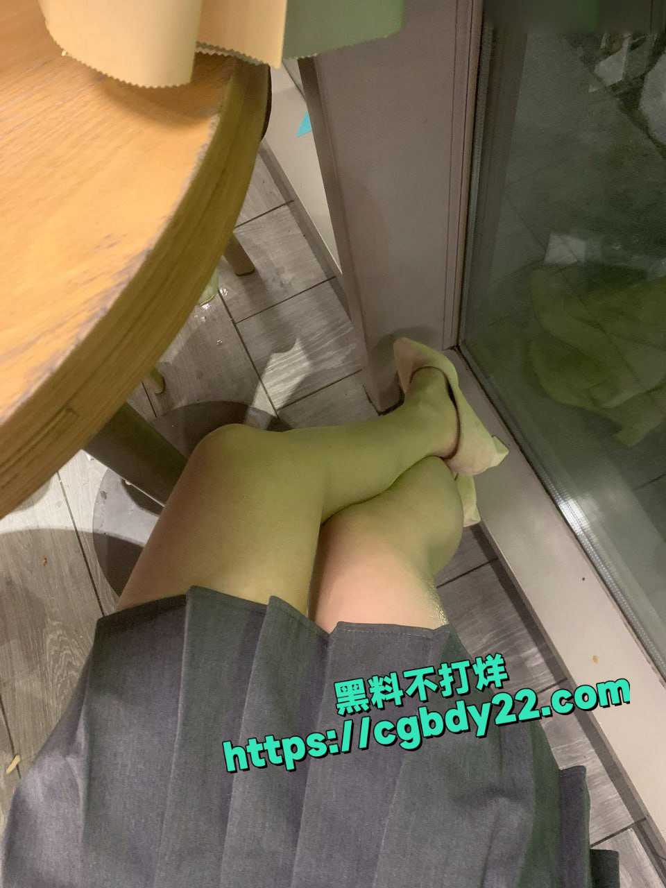 超级骚货大胆露脸记录日常生活 户外露出自慰9