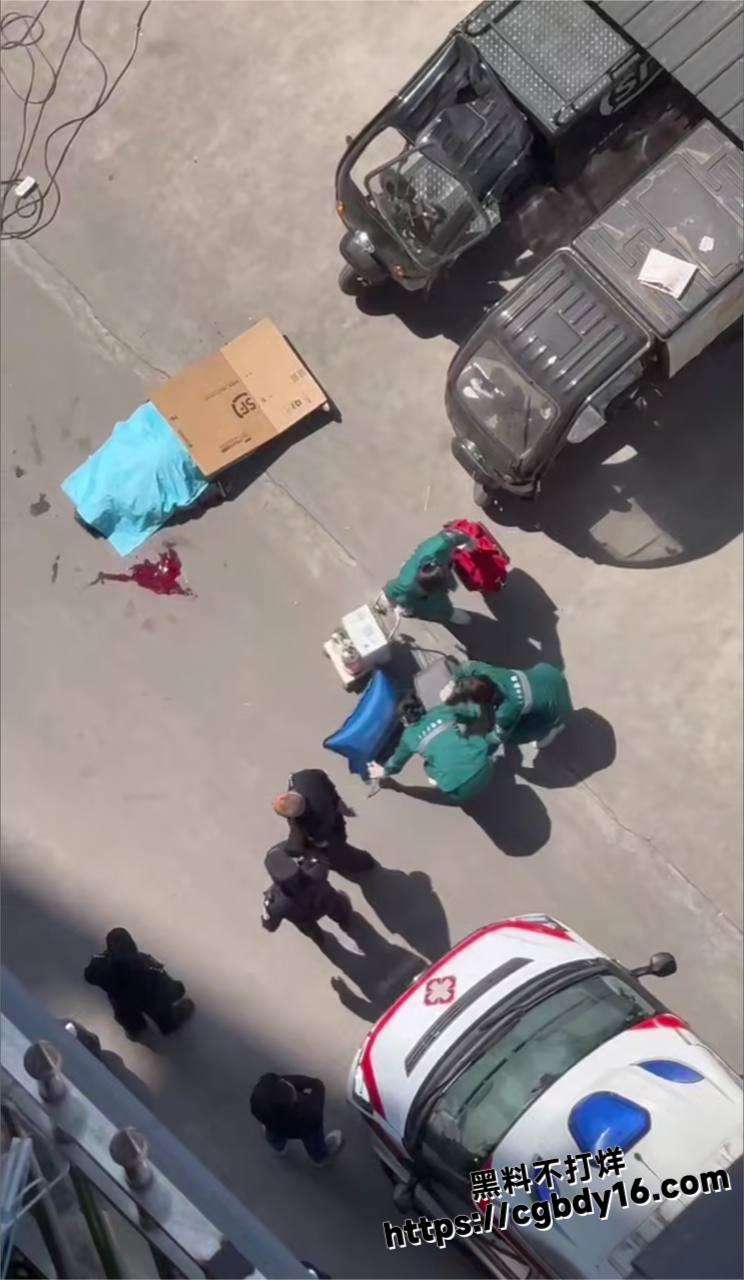 高空坠物砸死快递员2