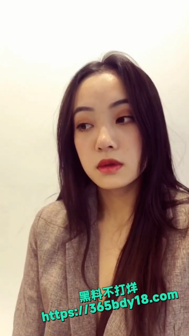 竖版模版.00010428.Still112